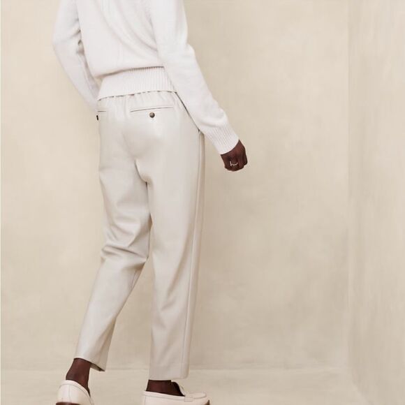 Banana Republic VEGAN LEATHER
TAPERED PANT - Picture 2 of 6